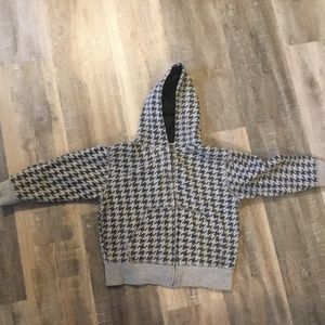Old Navy Youth Boys XS Sweatshirt with hood.